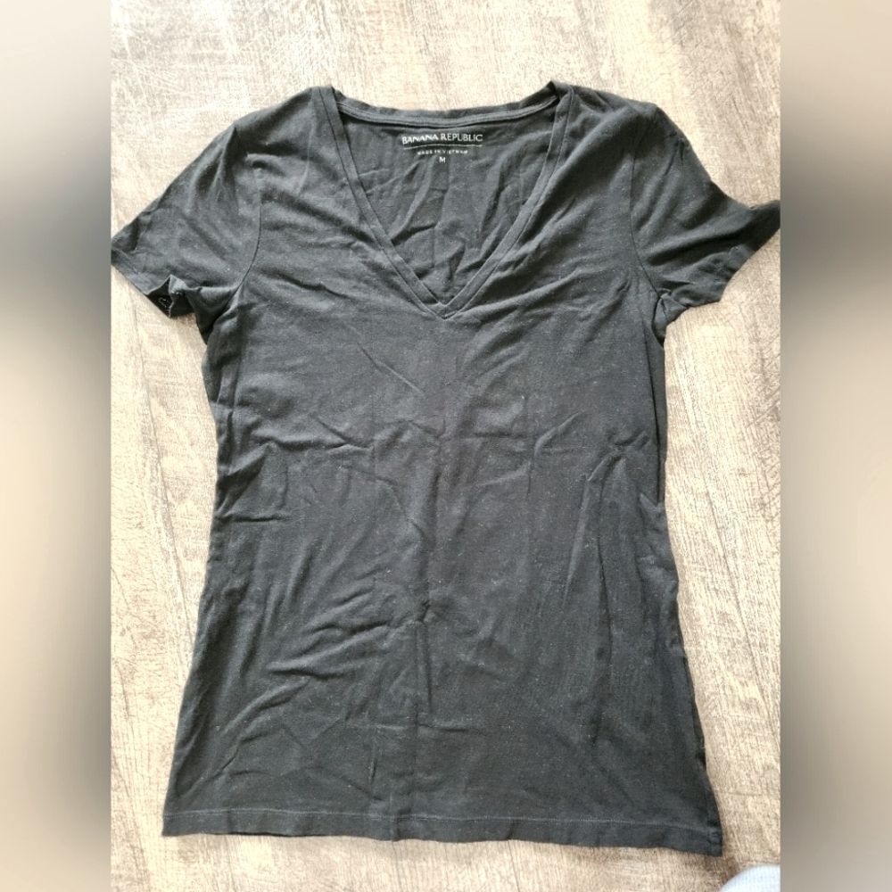 Banana republic black v neck top size m